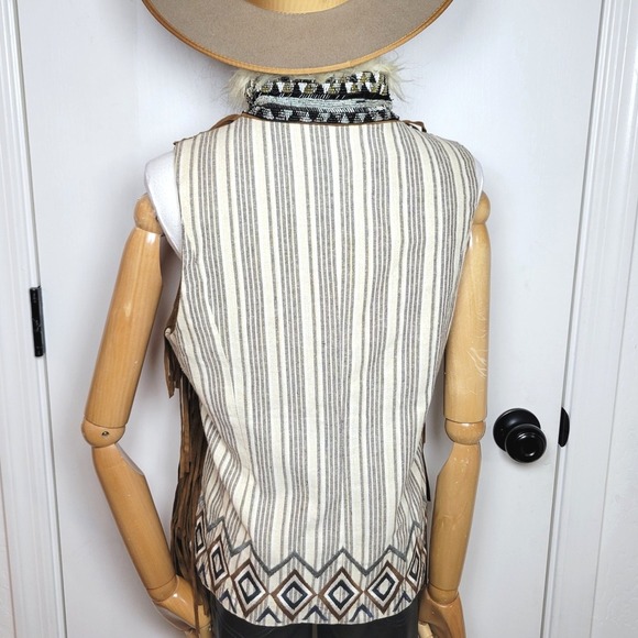 Miss Me Fringe Suede Vest Western Boho Southwestern Rodeo Cowgirl Festival M - Picture 7 of 9